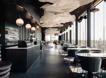 Hotel Bar 2